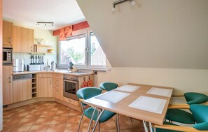 Fridge, microwave, stovetop, dishwasher - Amazing apartment in Röbel with WiFi (Röbel)