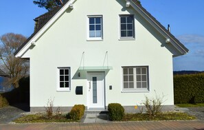 Exterior detail - Beach front apartment in Röbel with lake view (Röbel)