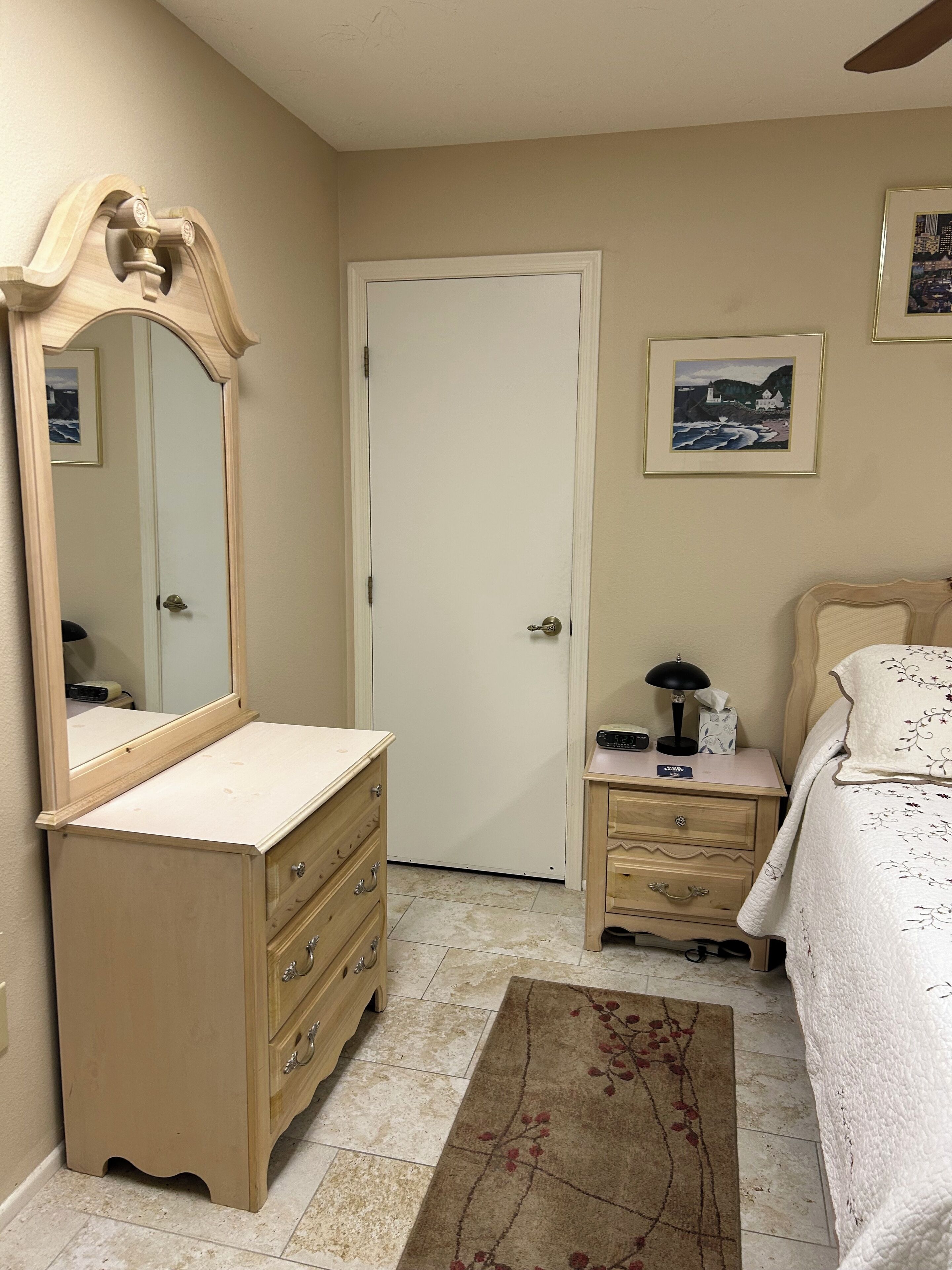 Iron/ironing board, free WiFi, bed sheets