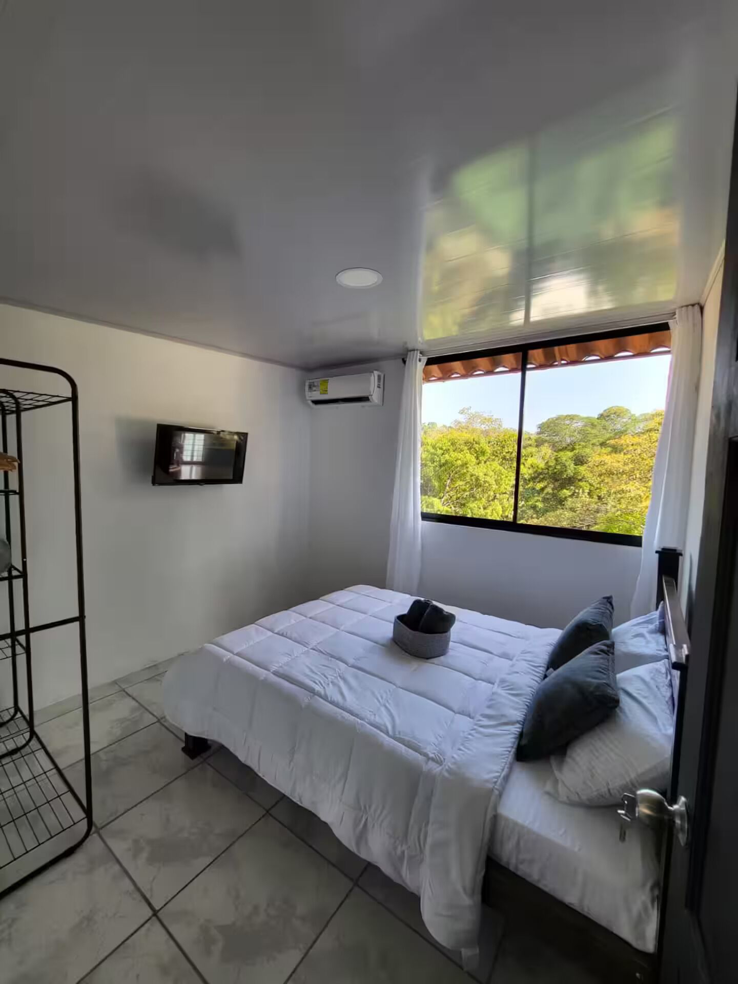 1 chambre, fer et planche à repasser, Wi-Fi, draps fournis