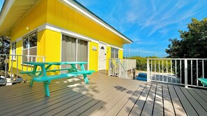 Outdoor dining - Hidden Treasure near the 7mile (Marathon)