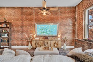 تلفزيون ذكي، كُتُب