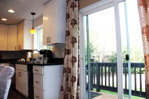Interior - Bright 3-bedroom house with full kitchen, fenced yard and sports court (Mountlake Terrace)