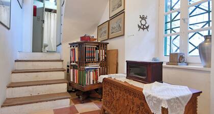 The Citrus Garden House: Hydriot Kamini Hideaway