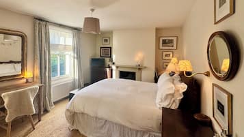 2 Schlafzimmer, BĂŒgeleisen/BĂŒgelbrett, Internetzugang, BettwĂ€sche