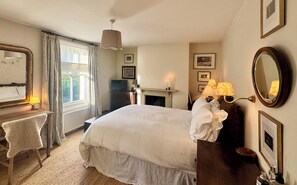 2 soverom, strykejern/-brett, internettilgang og sengetøy