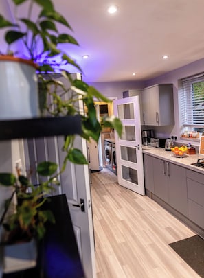 House, 3 Bedrooms, Smoking, Fireplace | Interior - Beautiful Wythenshawe Home Near Airport With Garden & Parking Sleeps 5 (Manchester)