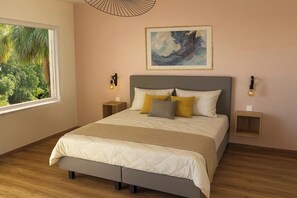 Caja de seguridad en la habitación, cortinas blackout y insonorización