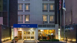 Exterior - Steps to Madison Square Garden + Breakfast & Gym (New York)