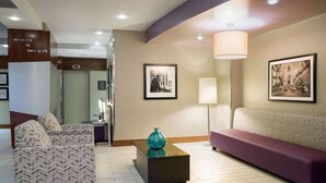 Interior - Steps to Madison Square Garden + Breakfast & Gym (New York)