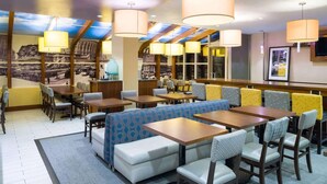 Dining - Steps to Madison Square Garden + Breakfast & Gym (New York)