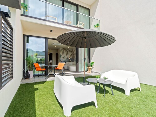 D402 - Beautiful apartment with garden and view