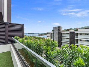 Property grounds - D402 - Beautiful apartment with garden and view (Cole Bay)