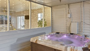 Interior - Cozy 5BD/fun house (Austin)