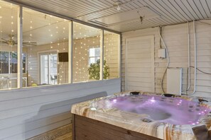 Interior - Cozy 5BD/fun house (Austin)