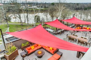 Outdoor dining - Steps to Mercedes-Benz Amphitheater + Rooftop Bar (Tuscaloosa)