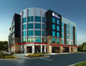 Exterior - Steps to Mercedes-Benz Amphitheater + Rooftop Bar (Tuscaloosa)