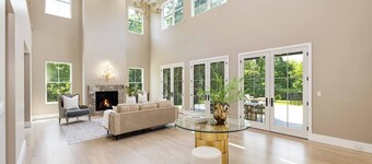 Spacious 6-bedroom house in fabulous Saddle River