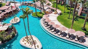 Pool - Spacious Ocean front 2-bedroom suite with hot tub on wrap around balcany (Cabo San Lucas)