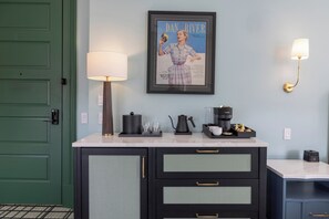 Standard Room, 1 King Bed | Premium bedding, down comforters, in-room safe, laptop workspace - The Laurel Hotel (Danville)