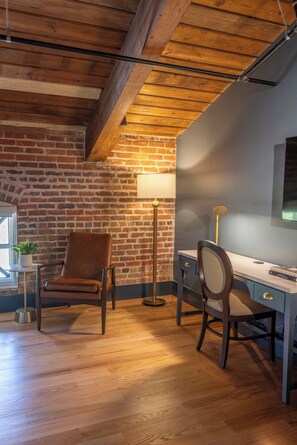 Premium bedding, down comforters, in-room safe, laptop workspace - The Laurel Hotel (Danville)