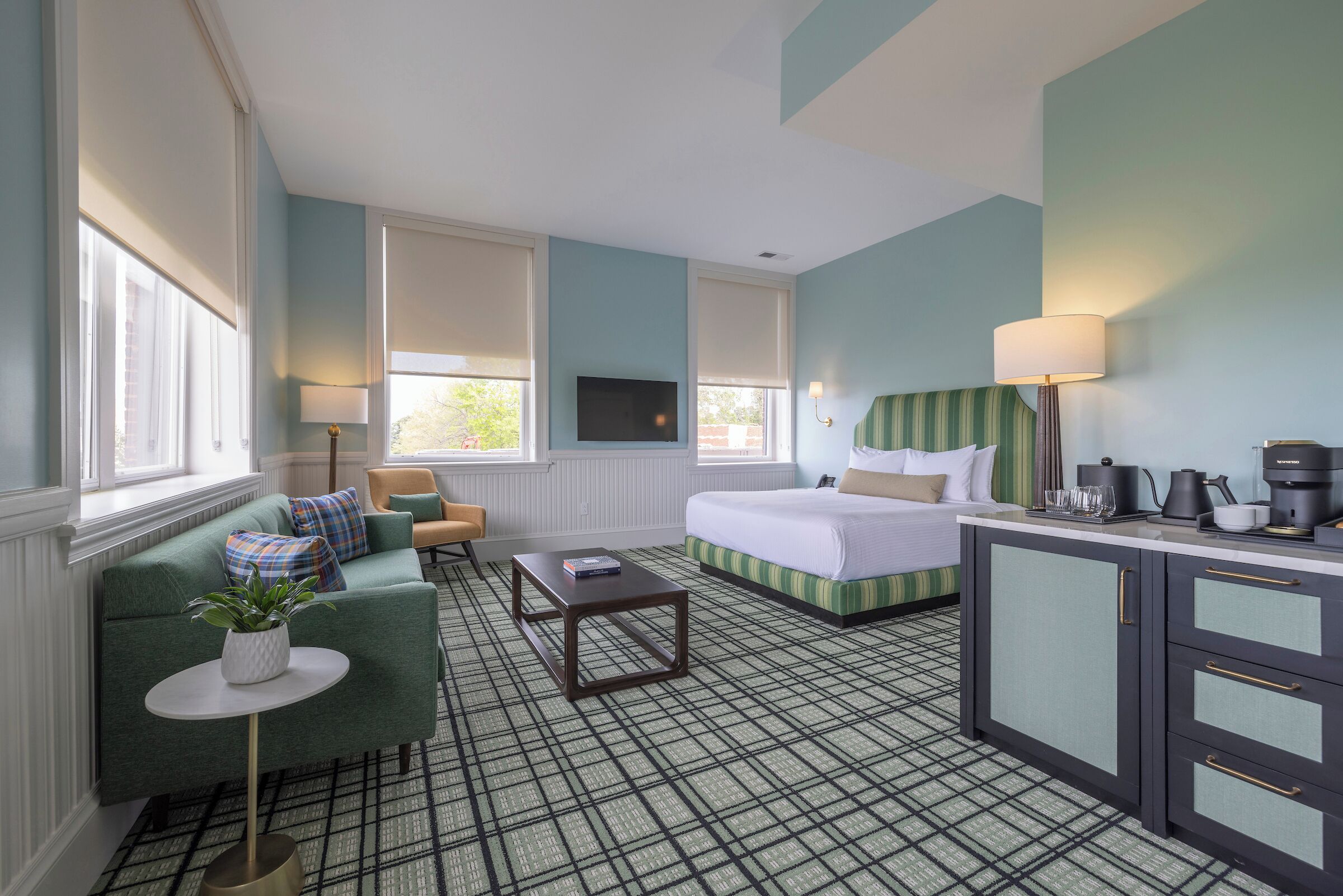 Habitación Premium, 1 cama King size, baño privado | Caja de seguridad en la habitación y escritorio 