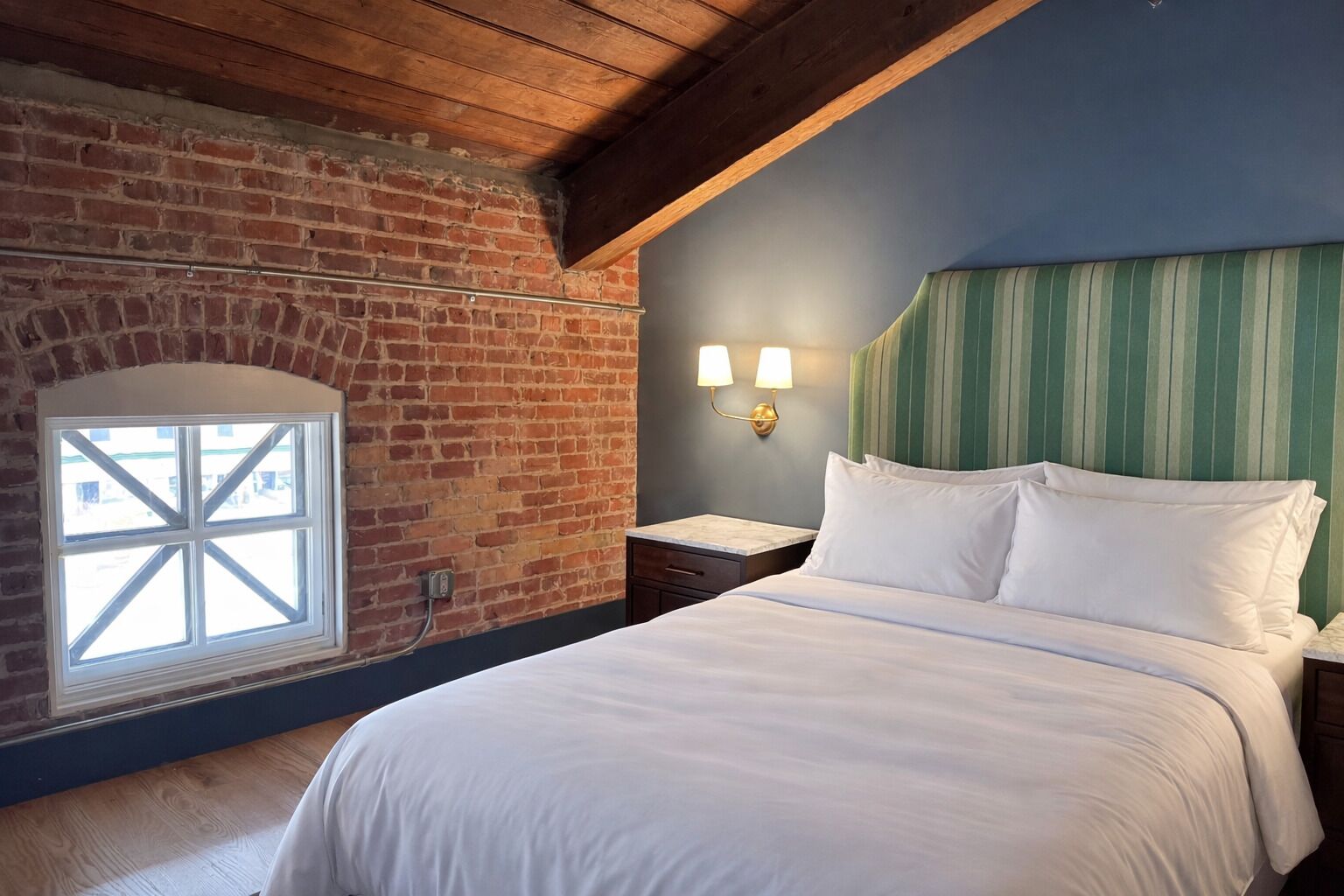 In-room safe, desk, laptop workspace, blackout drapes