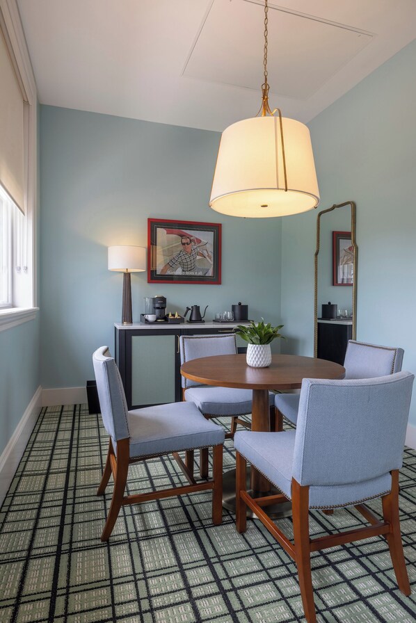 Premium Room, 1 King Bed