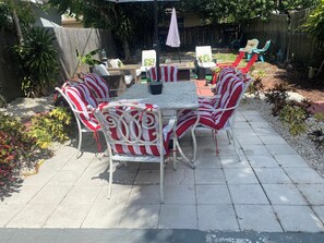 تناول الطعام بالخارج