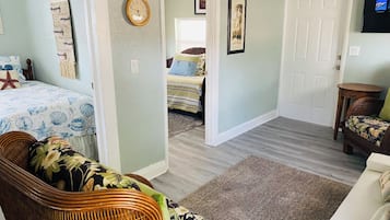 3 habitaciones, tabla de planchar con plancha, wifi y ropa de cama