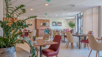 Petit déjeuner à emporter servi tous les jours en supplément