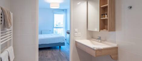 Apartment, 1 Bedroom | Bathroom