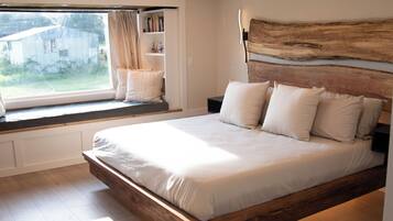 Tabla de planchar con plancha, wifi, ropa de cama