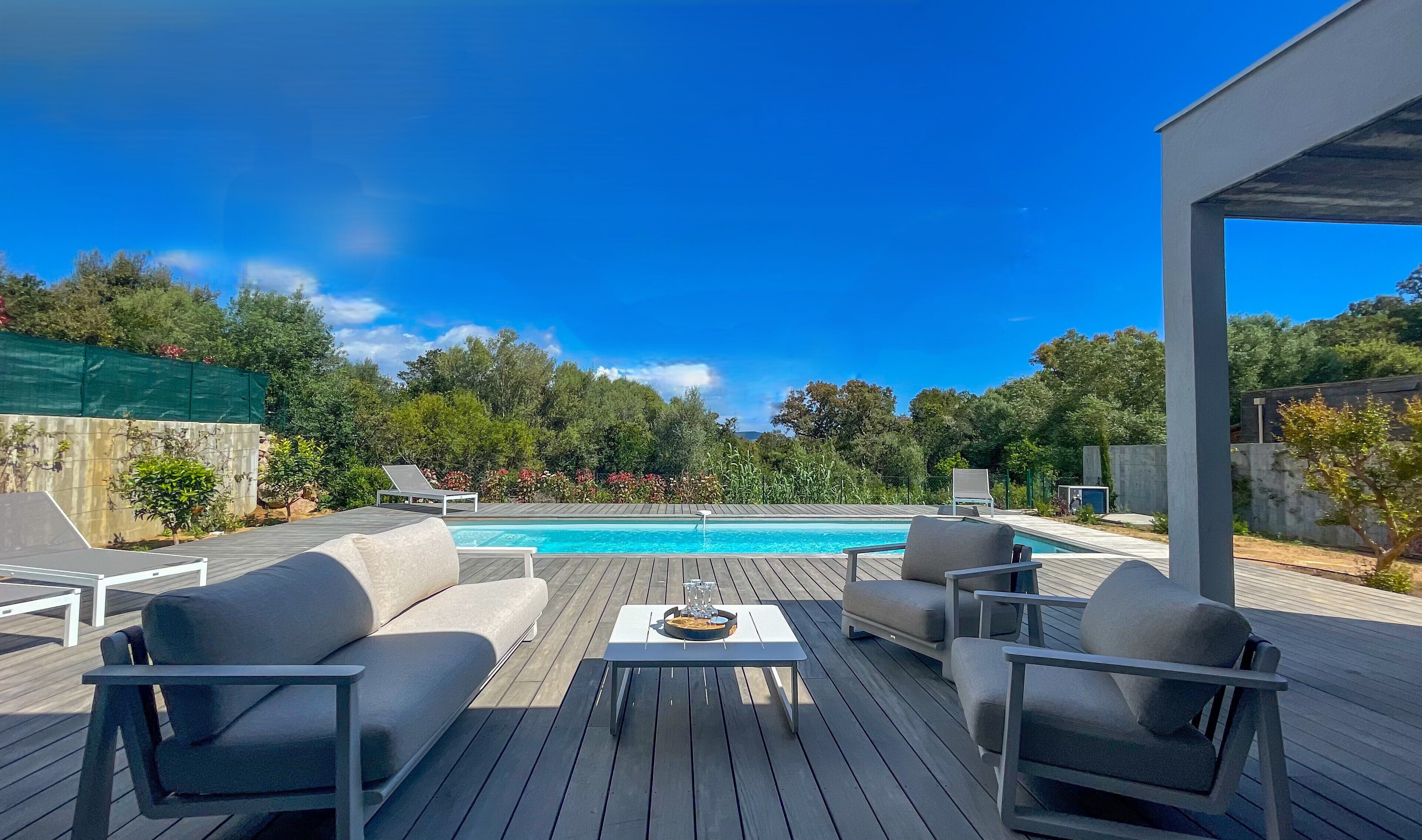 Et oppvarmet basseng