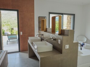 4 室のベッドルーム、アイロン / アイロン台、旅行用ベビーベッド、WiFi