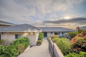 Exterior - Private 2BR/2BA Suite in El Cerrito near Berkeley & SF (El Cerrito)