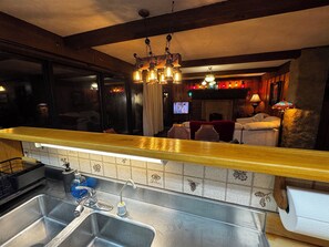 المنشأة من الداخل