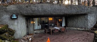 Secluded Underground Cabin in Ozarks Wilderness