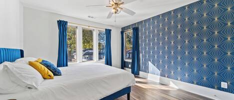 3 soverom, strykejern/-brett, internettilgang og sengetøy