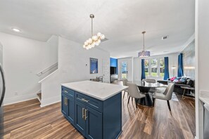 Interior - The Sapphire - Modern Art Deco Townhome (Memphis)
