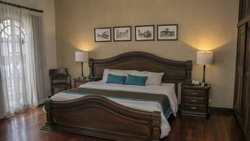 In-room safe, desk, laptop workspace, free WiFi