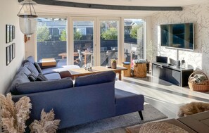TV, fireplace - Ocean front home in Otterup with WiFi (Otterup)