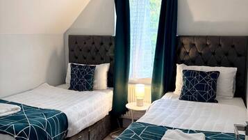 Iron/ironing board, WiFi, bed sheets