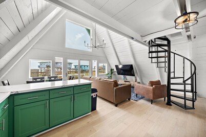 Cozy A-frame with Gulf View, Yard & Fire Pit