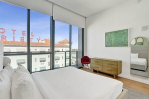 3 quartos, ferros/tábuas de passar roupa, Wi-Fi, roupa de cama