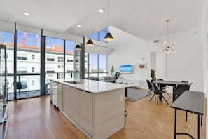DSC04419 - 17West 3BR | Rooftop Pool, Walk to South Beach (Miami Beach)