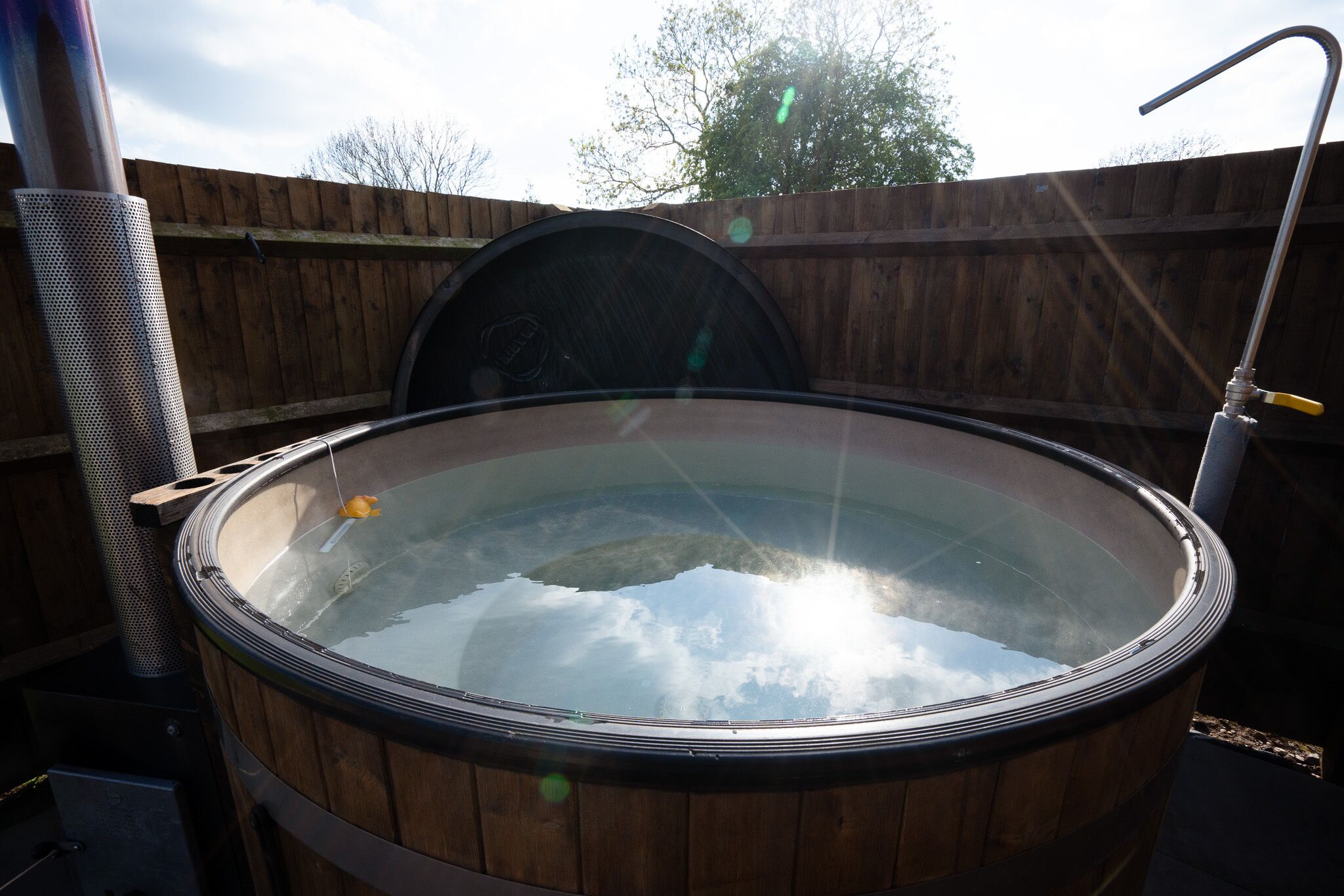 Outdoor spa tub