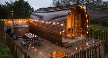 Luxury Cabin With Hot Tub by Wigwam Holidays