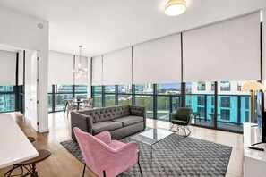 Living area - 17WEST 3BR | Rooftop Pool, Walk to Lincoln Rd (Miami Beach)