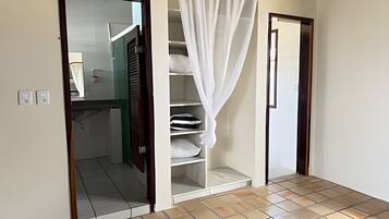 Casa familiar, patio, vista a la alberca | Interior